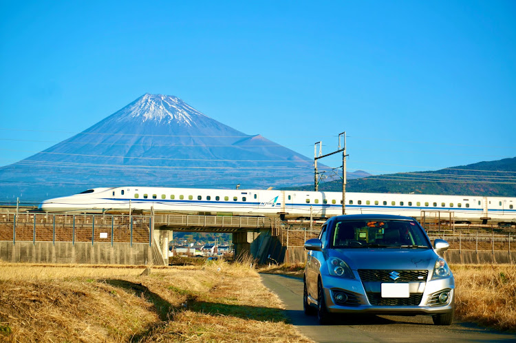 スイフトスポーツのスイスポ乗りと繋がりたい・あけましておめでとうございます・今年もよろしくお願いします・間違い探し？・N700に関するカスタム事例の投稿画像1枚目