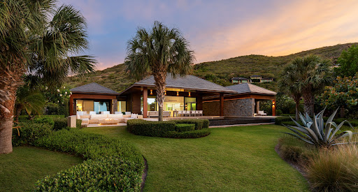 House with pool 2