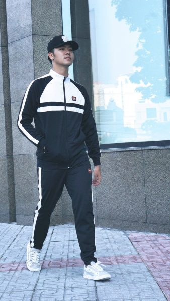 Mùa đông này không lo sợ lạnh vì đã có tracksuit fandy black/white