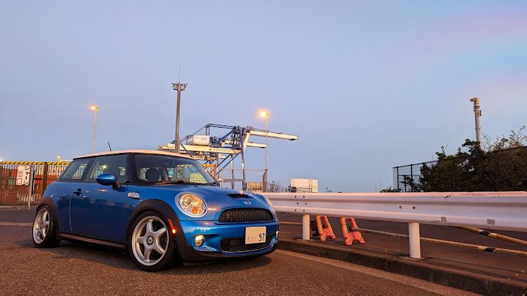 ミニクーパーSのミニクーパー・MINI・R56・洗車してない・コンテナに関するカスタム事例の投稿画像1枚目