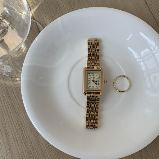 Title 4, Retro Square Roman Scale Gold Steel Belt Quartz...