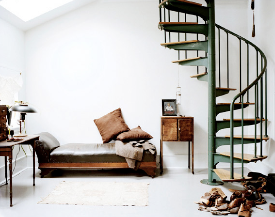Dear God! Can you please give me a loft? So I can have a staircase like this? Thank you!