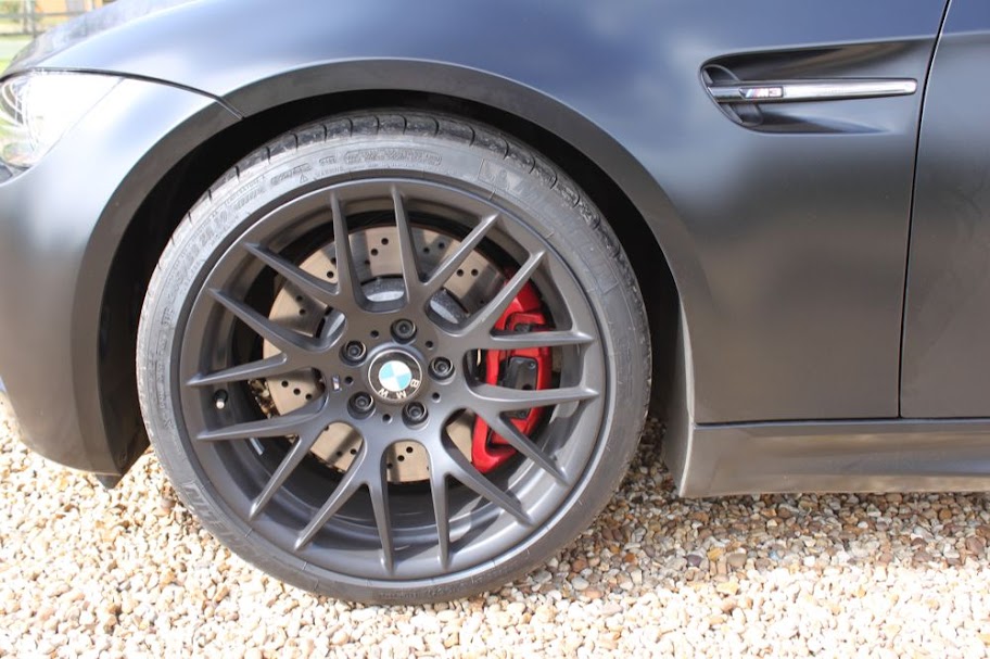 Bmw red brake calipers deals