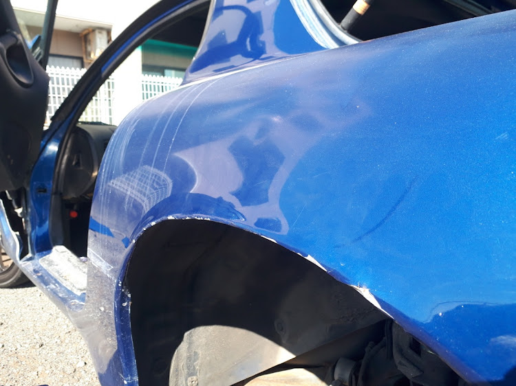 RX-7のDIY・フェンダー叩き上げ・筋肉痛に関するカスタム事例の投稿画像2枚目