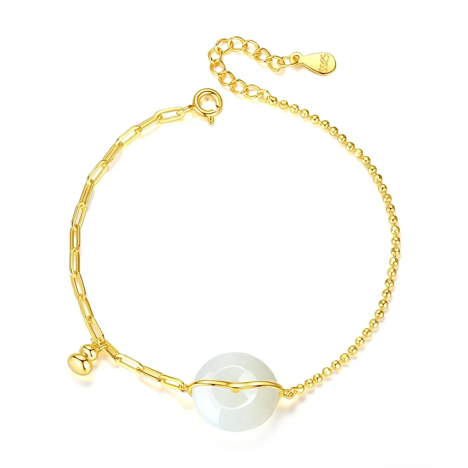 Bracelet S925 en argent sterling avec fermoir de paix simple. Un bijou épuré, symbole de sérénité et d'élégance pour un style quotidien.