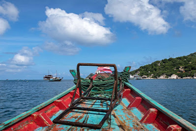 Head by longtail boat to the fishing spots around Koh Tao