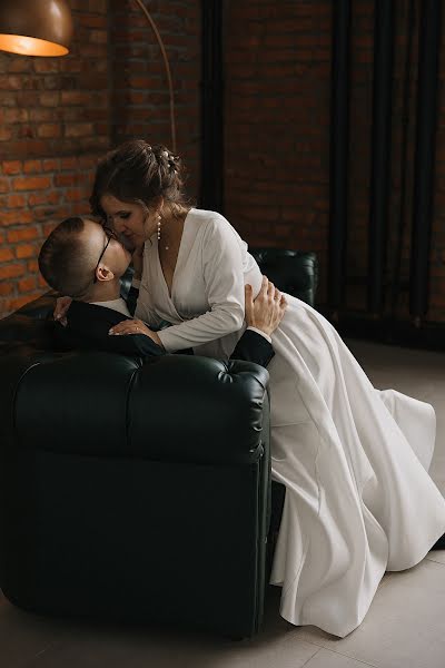 Fotógrafo de casamento Kseniya Ulyanova (ksyuhanichka35). Foto de 17 de março 2023