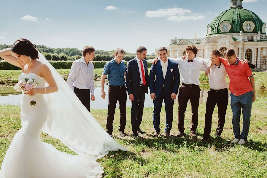 Fotógrafo de casamento Irina Zakharkina (carol). Foto de 14 de janeiro 2016