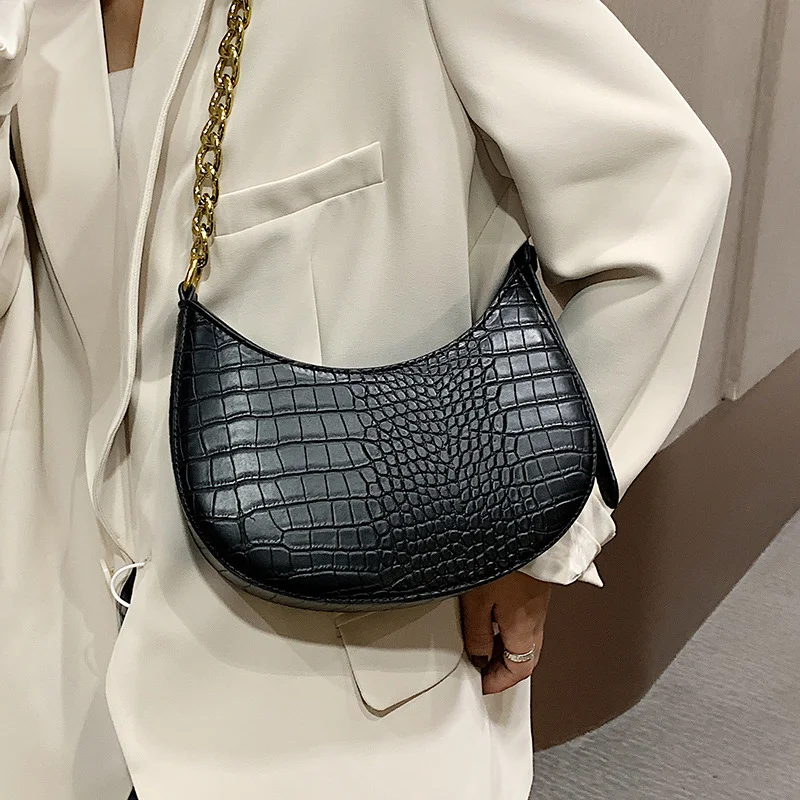 Eenvoudige one-shoulder okseltas met ketting, draagbaar en past bij alles. Ideaal om je essentials in stijl mee te nemen, perfect voor dagelijks gebruik.