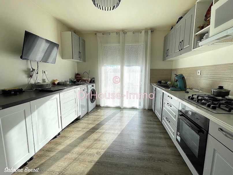 Vente maison 4 pièces 83 m² à Pierrelatte (26700), 196 000 €