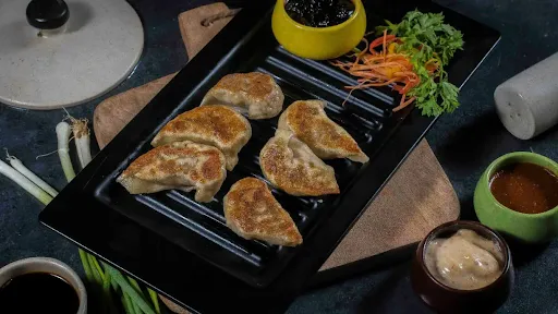 Chicken Pan Fried Dimsum [6 Pieces]