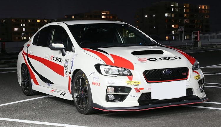 WRX S4のステッカー自作・DIYに関するカスタム事例の投稿画像4枚目