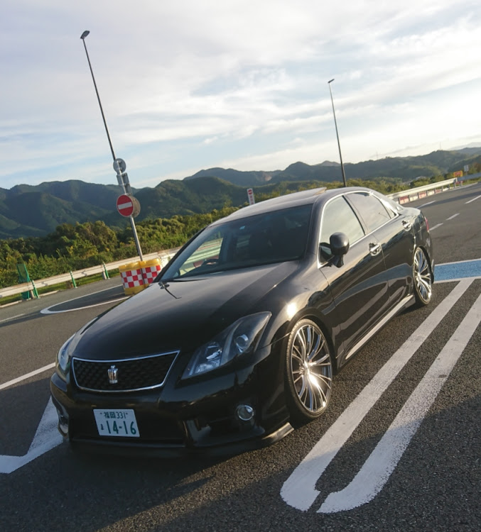 クラウンアスリートのJun Style・徘徊の帝王・古賀SA上りに関するカスタム事例の投稿画像1枚目