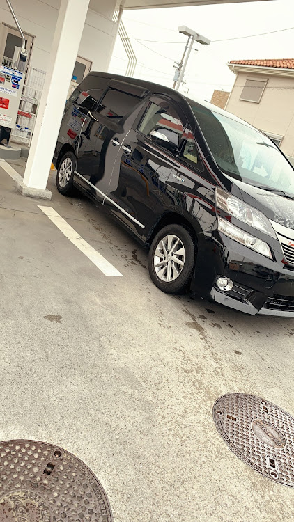 ヴェルファイアの雨降るけど…洗車✨・高速降りた後の虫やばいに関するカスタム事例の投稿画像2枚目