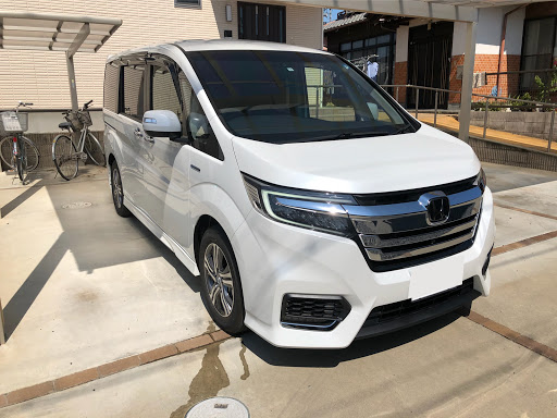 ホンダ ステップワゴンを華麗にカスタム By なべたく 18 08 06 車検を機に 前期スパーダから後期スパーダに乗り換えました 黒から白です 小物や車庫調移植 Cartune