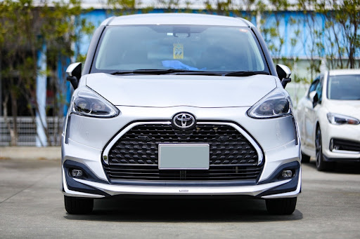 シエンタのラゲッジボード・モデリスタに関するカスタム事例｜車