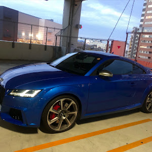 TT RS クーペ A6