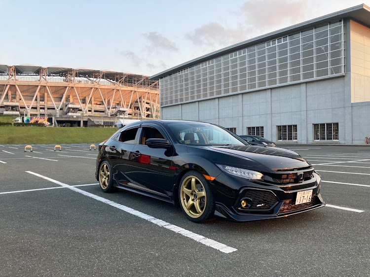 シビック(欧州HB)のシビック FK7・エコパスタジアム・B'zツアートラック・さわやかハンバーグに関するカスタム事例の投稿画像2枚目