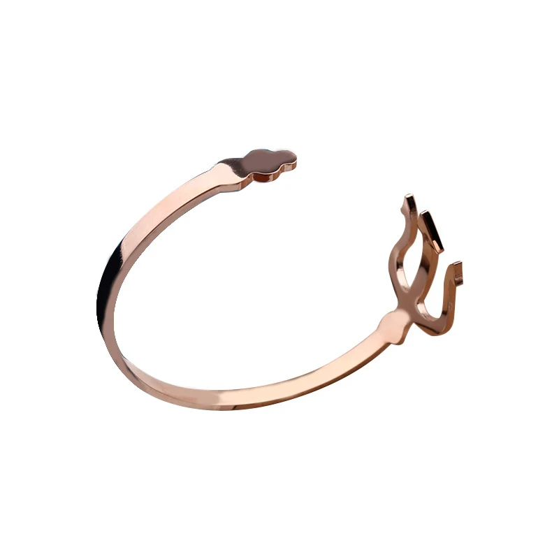 Bracelet de mode fait main en acier inoxydable, élégant et durable. Un bijou unique pour hommes et femmes, idéal pour un look sophistiqué.