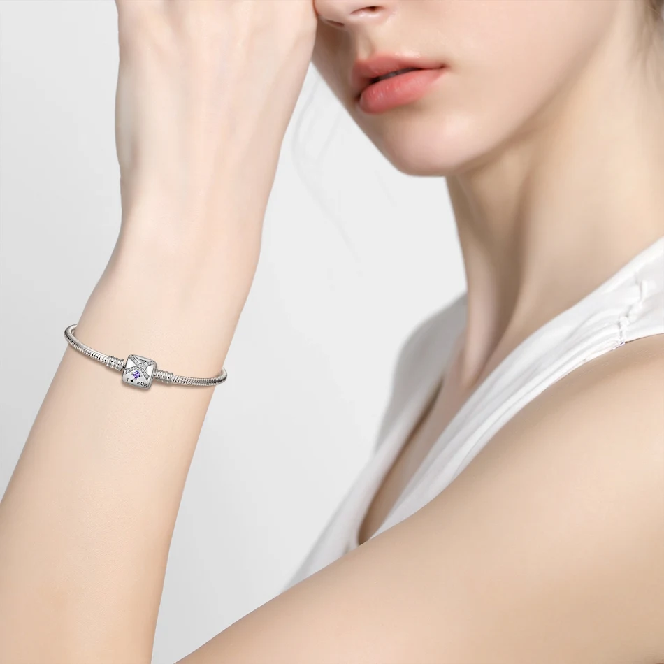 Bracelet cadeau d'amour de mode féminine un accessoire de personnalité pour femmes parfait pour exprimer votre style unique et offrir un cadeau d'affection.
