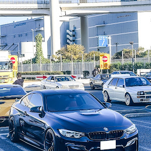 M4 クーペ F82