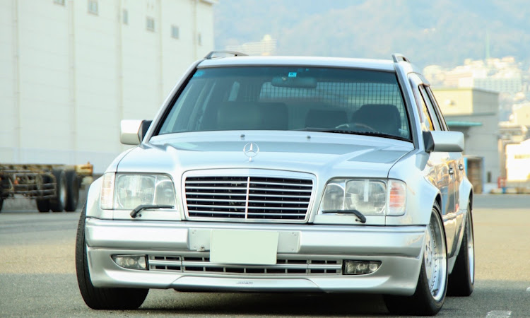 SクラスセダンのharuhikoにぃさんNEWマシン・大佐NEWマシン😂・メルセデスファミリー・日本アンポンタン組合・specialists☆に関するカスタム事例の投稿画像2枚目