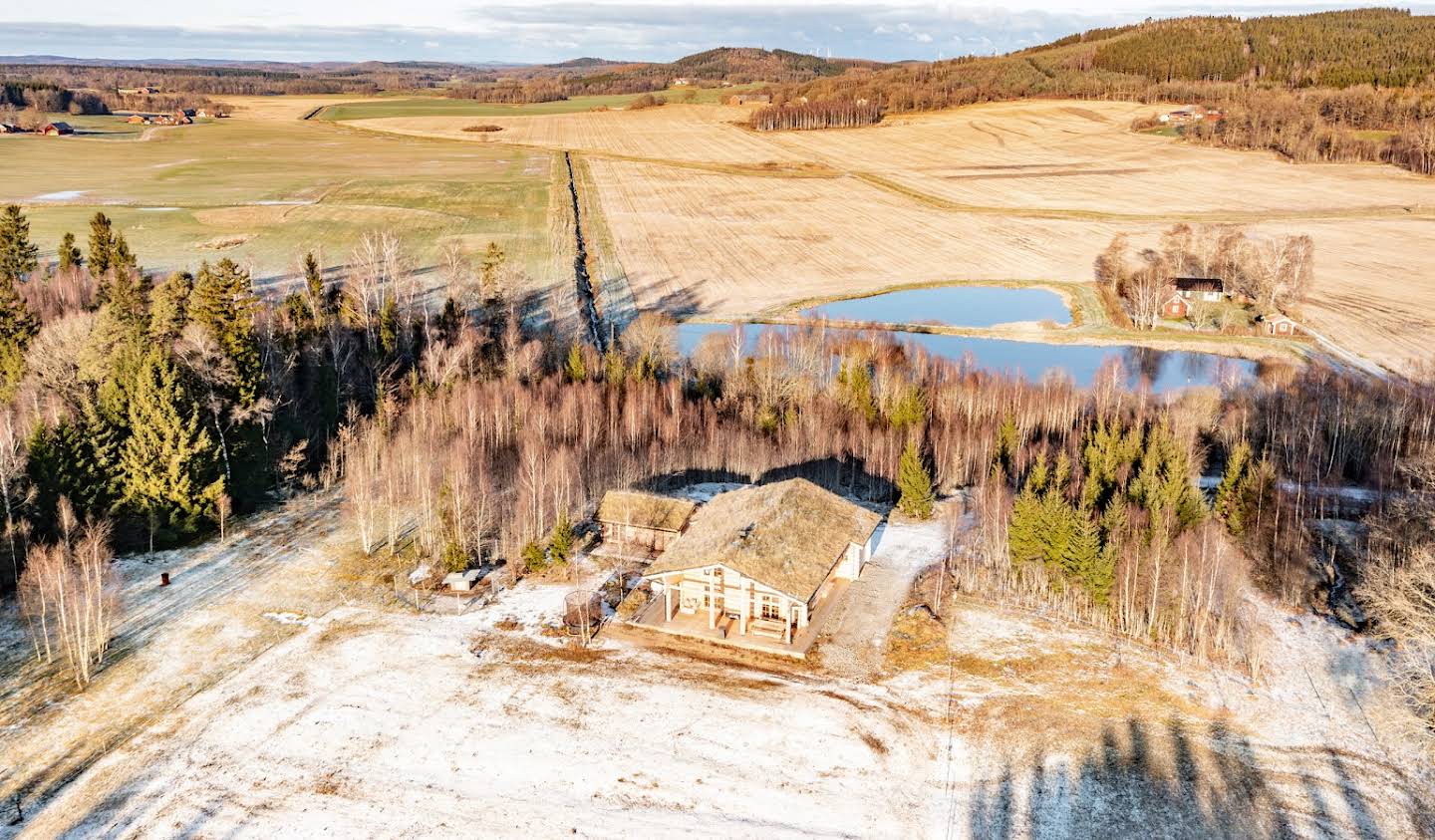 Farm house with garden Furulund