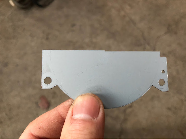 サバーバンのDIY・光軸調整・ヘッドライト交換・イカリングヘッドライト・ヘッドライト加工に関するカスタム事例の投稿画像4枚目