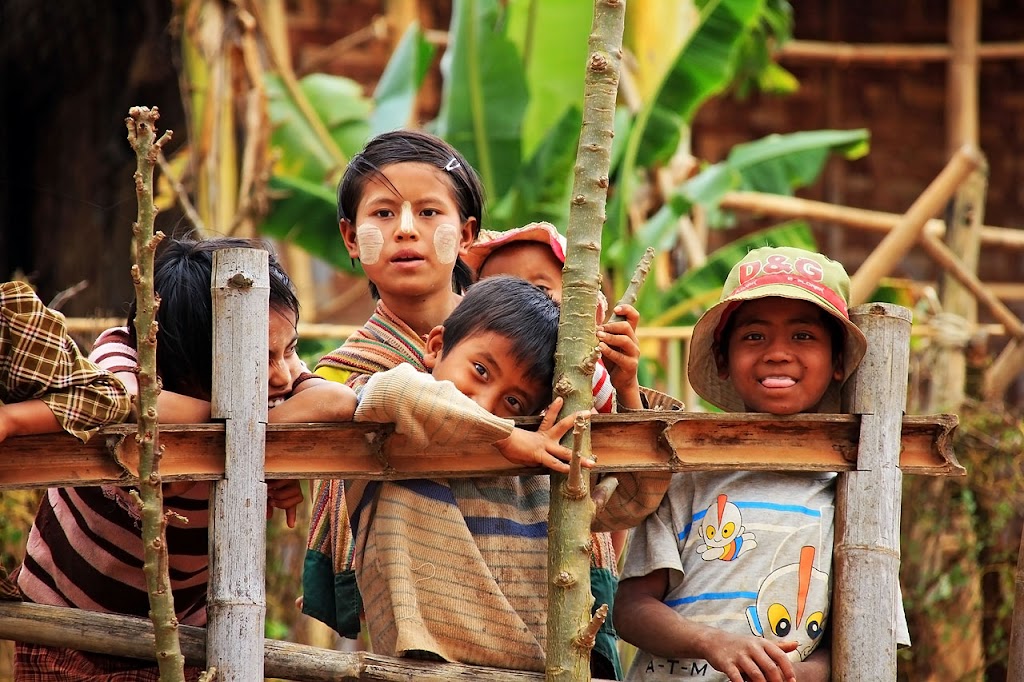 На Берегу реки Иравади (Мьянма 2011)