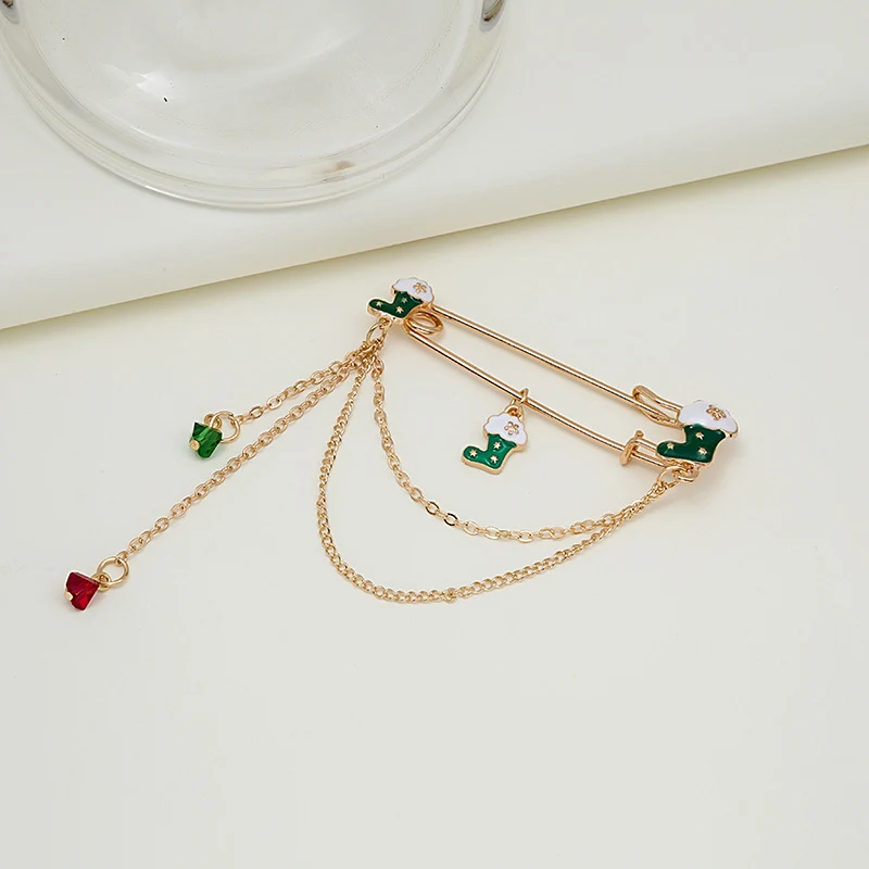 Broche de mode avec chaîne et clochette, accessoire de vêtement élégant pour sublimer vos tenues, ajoutant une touche unique et sophistiquée, rehaussant votre style.