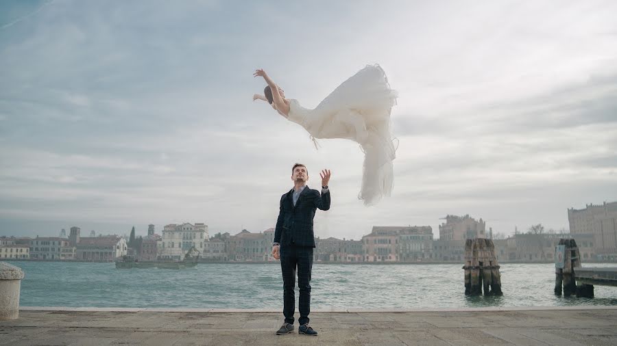 Fotógrafo de casamento Alekh Dikusar (alexdi). Foto de 18 de abril 2019