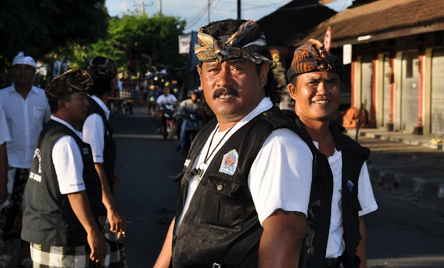 День тишины (Nyepi Day), Меласти (Melasti), Ява(Иджен) и еще