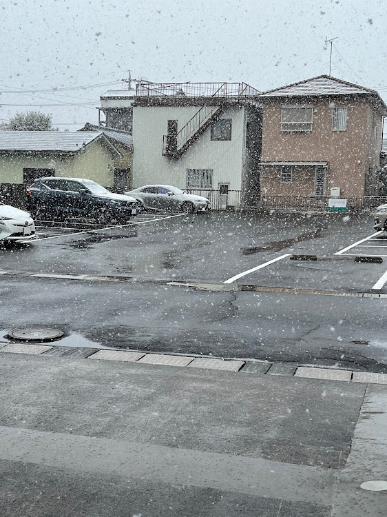 ISのゆきだるまつくーろー⛄❄・初積雪・さむすぎぃぃ・AVE30前期・レクサスis300hに関するカスタム事例の投稿画像1枚目