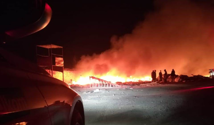 A fire completely destroyed a scrapyard in Roodepoort on Saturday evening.