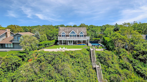 House with pool 3