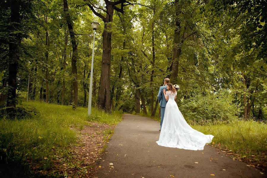 Fotógrafo de casamento Oleg Betenekov (betenekov). Foto de 15 de julho 2017