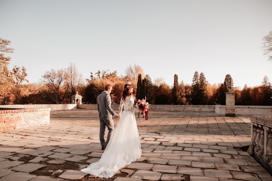 Wedding photographer Lesya Prodanik (lesyaprodanyk). Photo of 4 June 2019