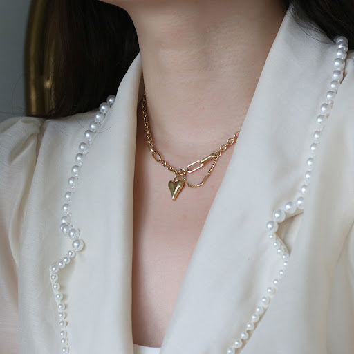 Title 8, Little Peach Heart Love Chain