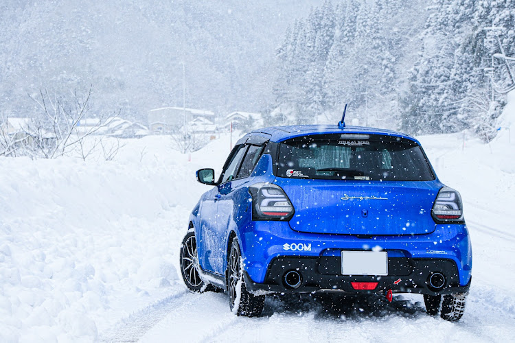スイフトスポーツの雪道・雪道ドライブに関するカスタム事例の投稿画像1枚目