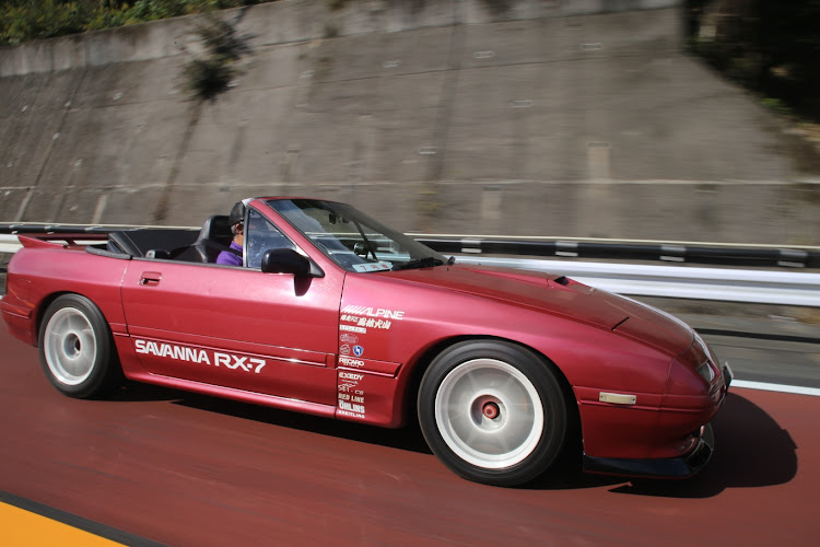 RX-7のドリフト走行撮影・前職場の仲間・180SX・モーターランド鈴鹿に関するカスタム事例の投稿画像8枚目