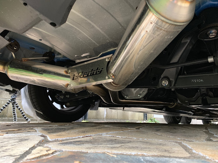 BRZのマフラー・こだわり車外パーツに関するカスタム事例の投稿画像1枚目