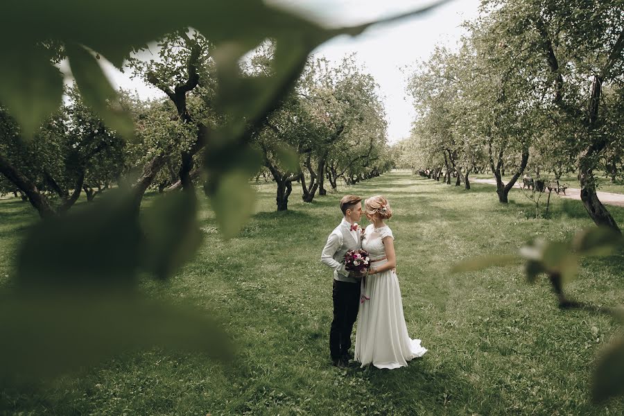 Fotografo di matrimoni Darya Verzilova (verzilovaphoto). Foto del 14 luglio 2017