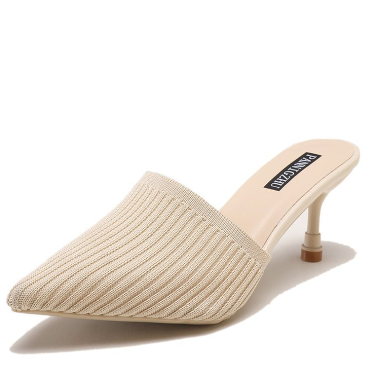 Špicaste stiletto sandale za glamurozan izgled. Savršene za posebne prilike. Podignite svoj stil ovim elegantnim sandalama.
