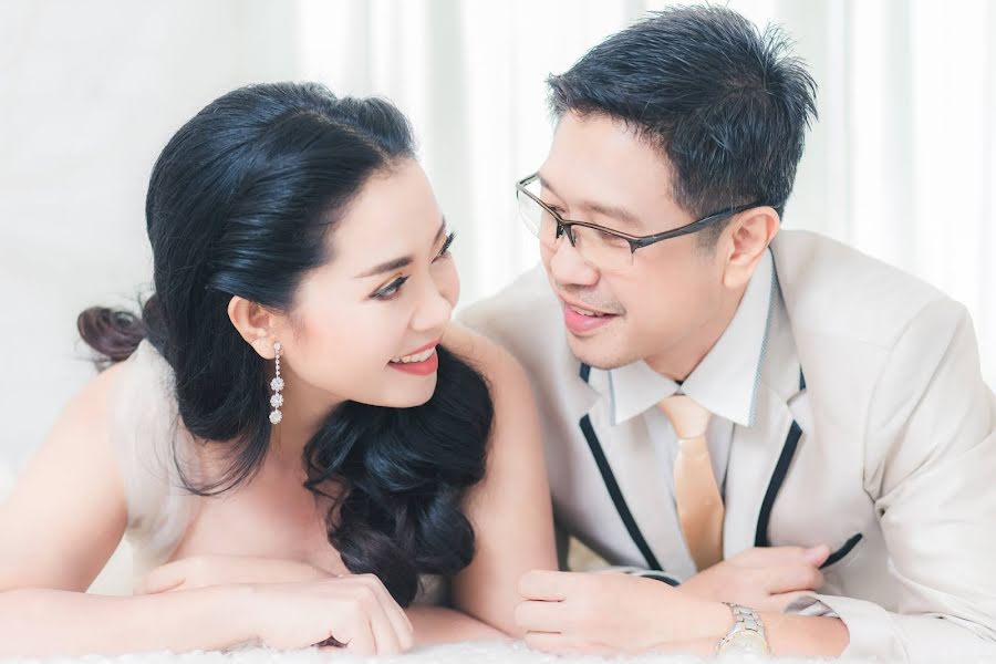 結婚式の写真家Chaiwat Suwannahong (suwanhong)。2020 9月8日の写真