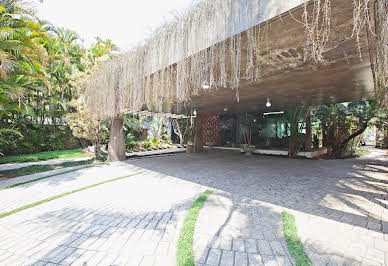 Maison avec piscine et jardin 20