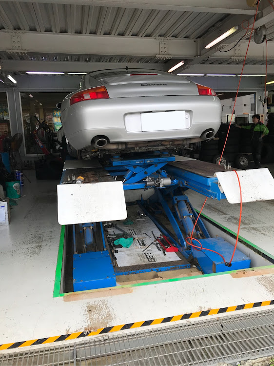 996カレラのタイヤ交換・アライメント調整・S001に関するカスタム事例の投稿画像1枚目