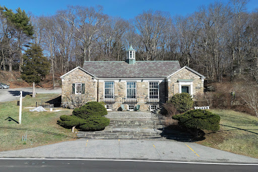 Prestige house for rent in Tiverton (United States) - Stone building with outdoor stairs