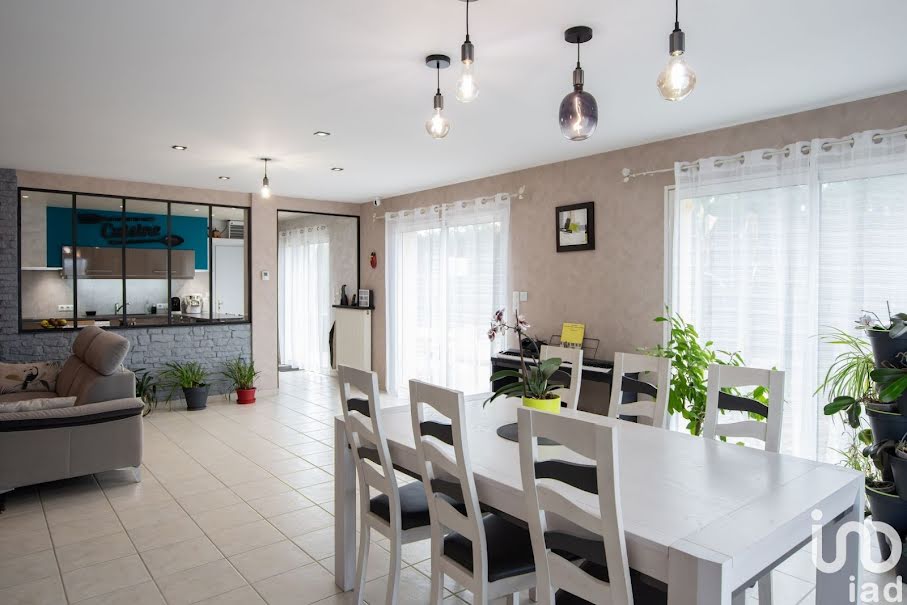 Vente maison 6 pièces 151 m² à Chemillé-en-Anjou (49120), 276 000 €