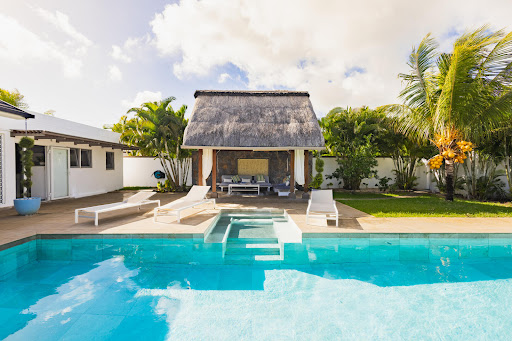 Villa avec piscine et jardin 3