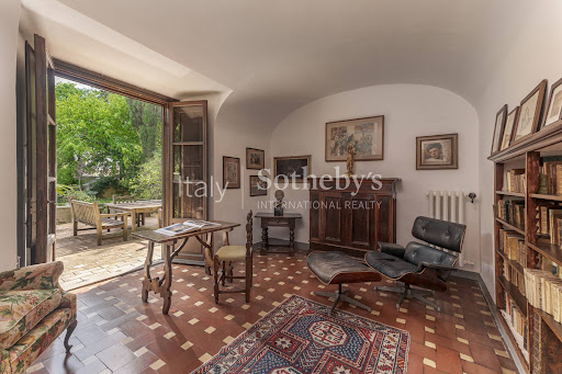 Villa with terrace 5